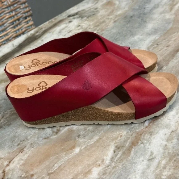 Women’s YOKONO red leather wedge sandals- Size 8 - Picture 3 of 6